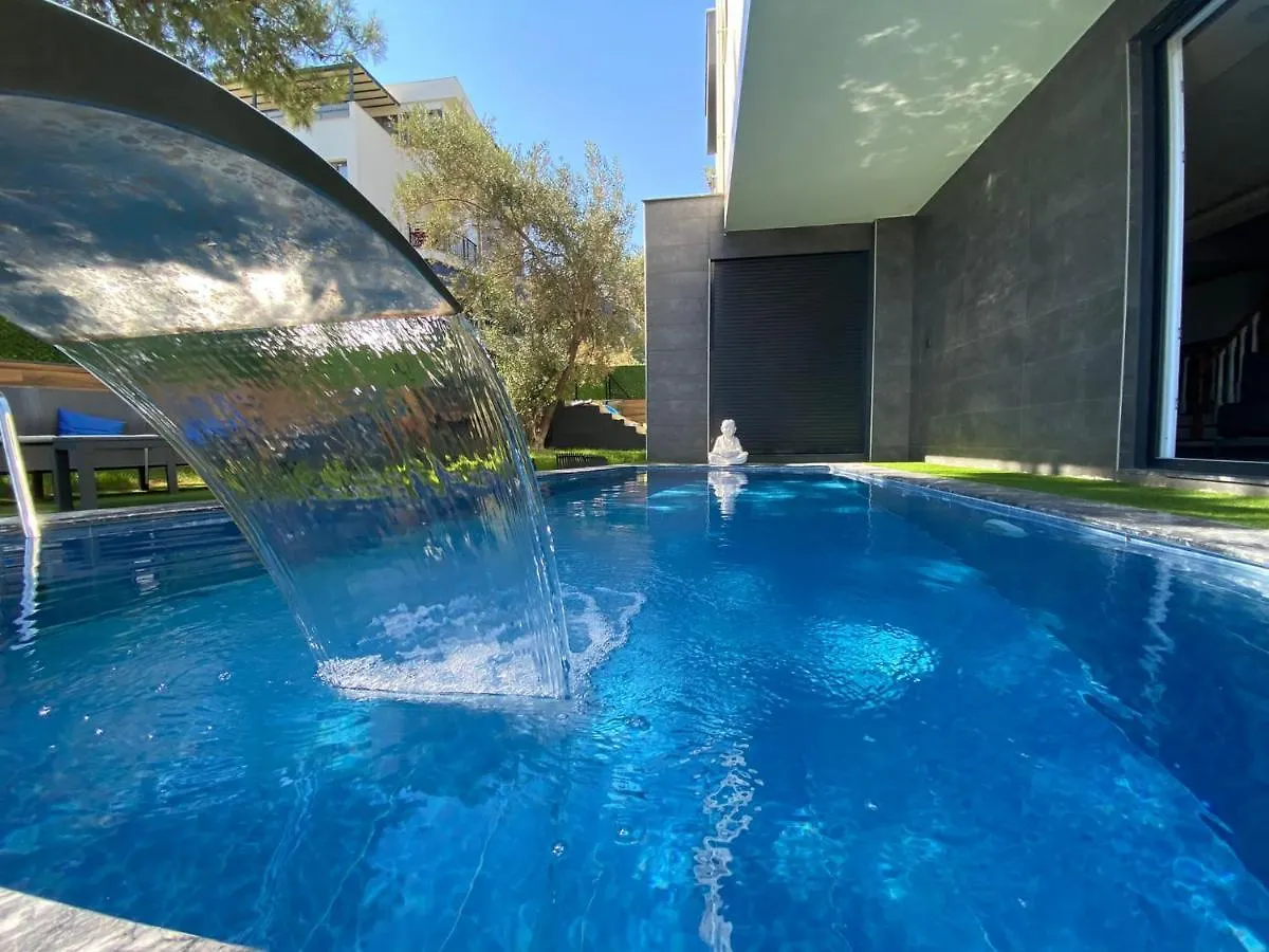 Oezel Havuz Ve Deniz Manzarali Yeni Villa 库萨达斯