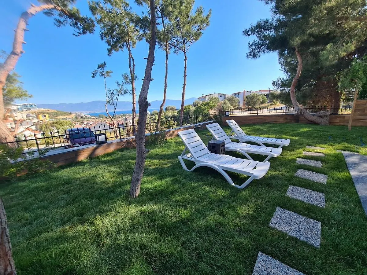 Oezel Havuz Ve Deniz Manzarali Yeni Villa Kusadasi Turkey