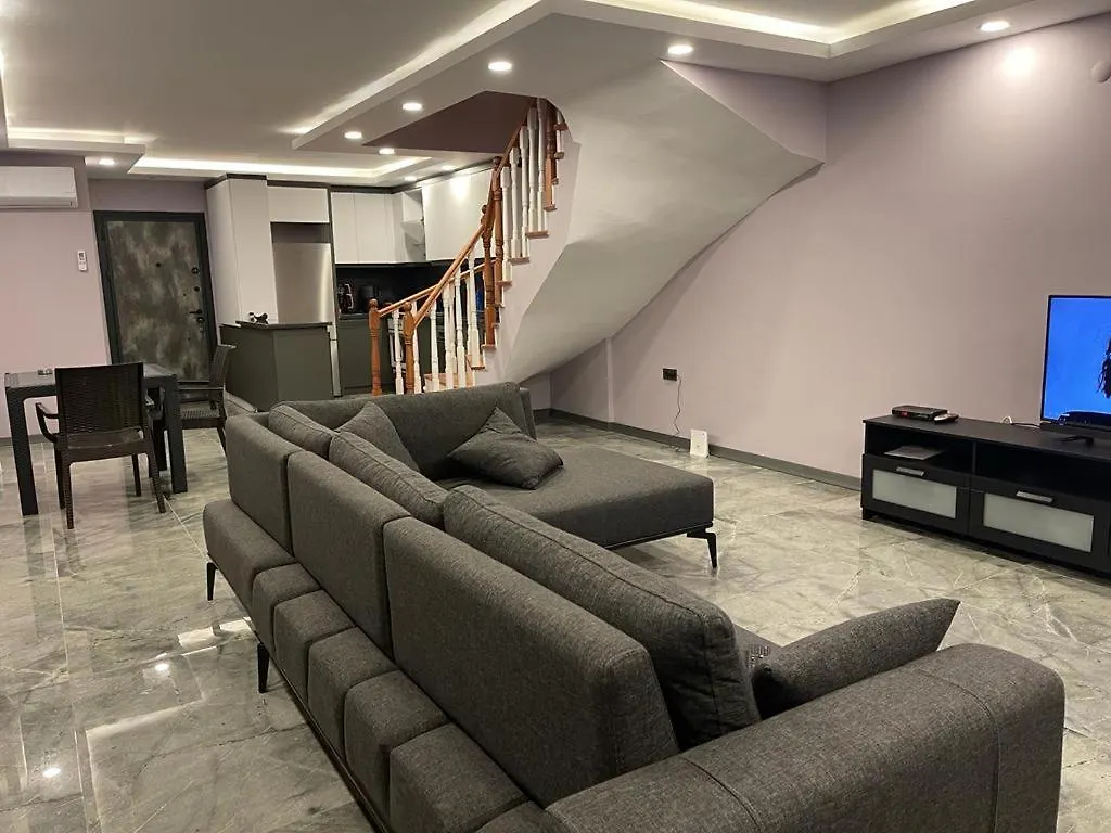 Oezel Havuz Ve Deniz Manzarali Yeni Villa Kusadasi