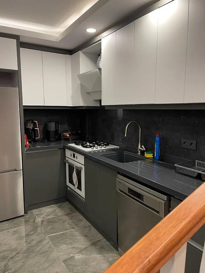 Oezel Havuz Ve Deniz Manzarali Yeni Villa Kusadasi